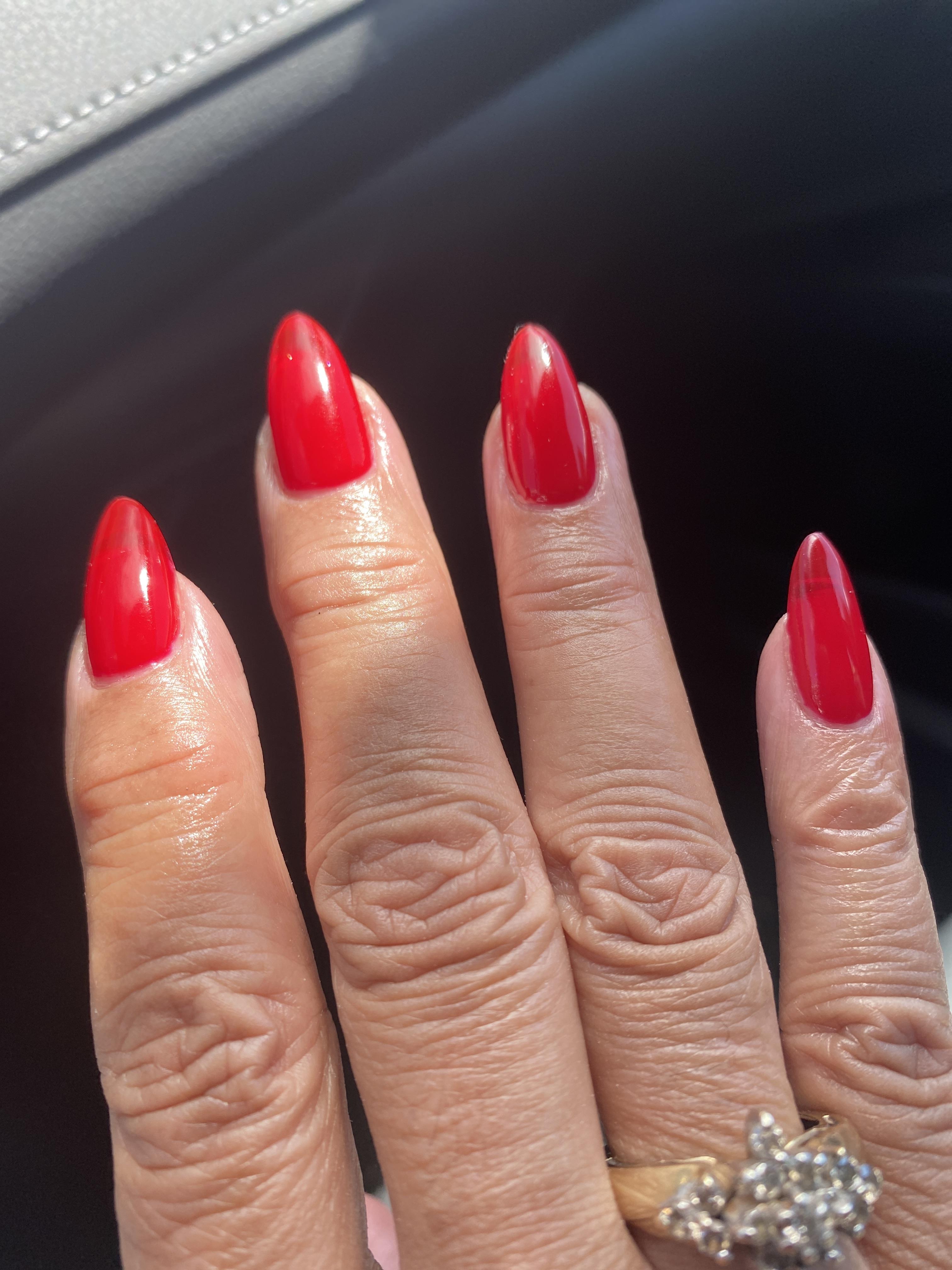 MP Nails & Beauty - Beautiful red nails with gold foil by Alina